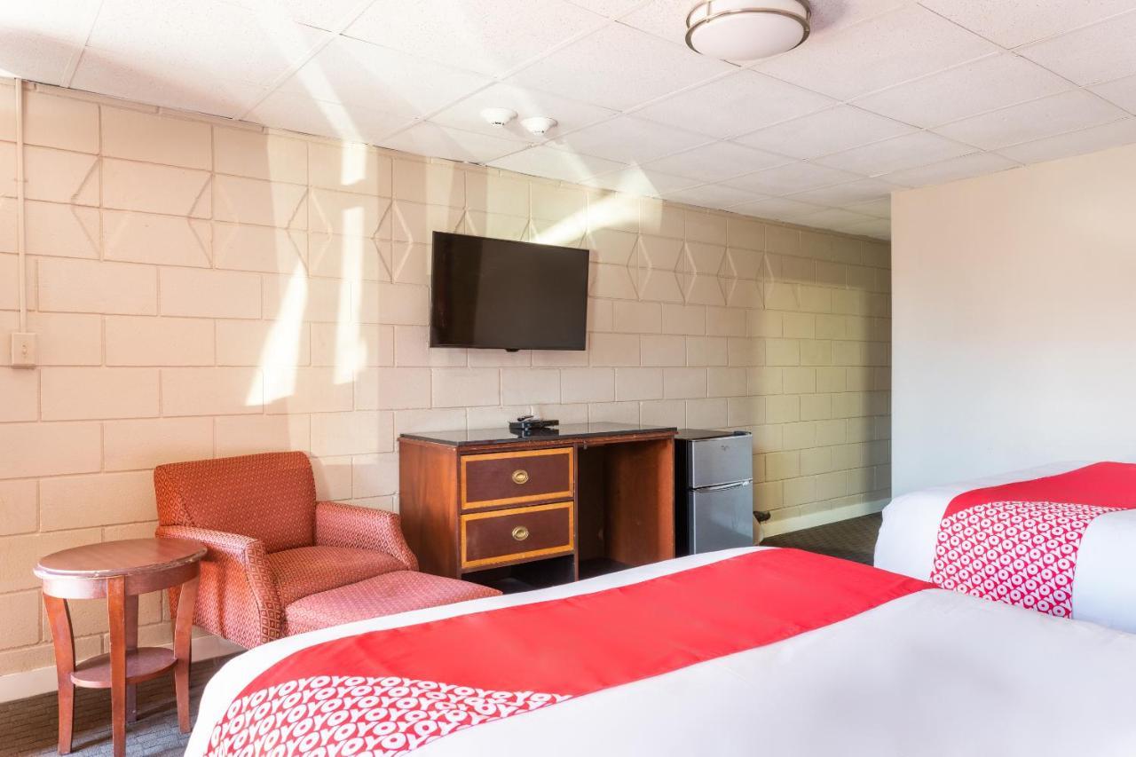 Oyo Hotel Malden Ma Broadway מראה חיצוני תמונה